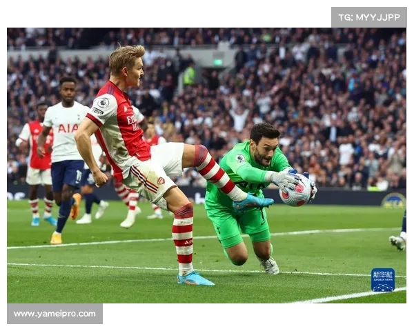 英格兰足球超级联赛：热刺中场本坦库尔远射破门